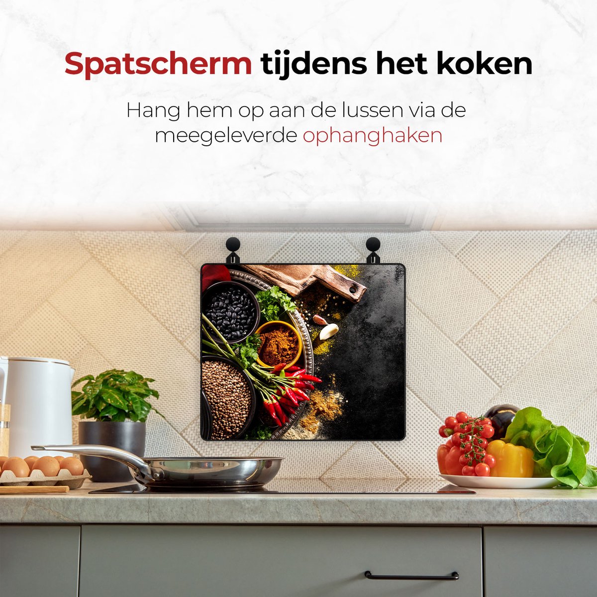 Spatscherm beschermer pittige specerijen aan de muur tijdens het koken